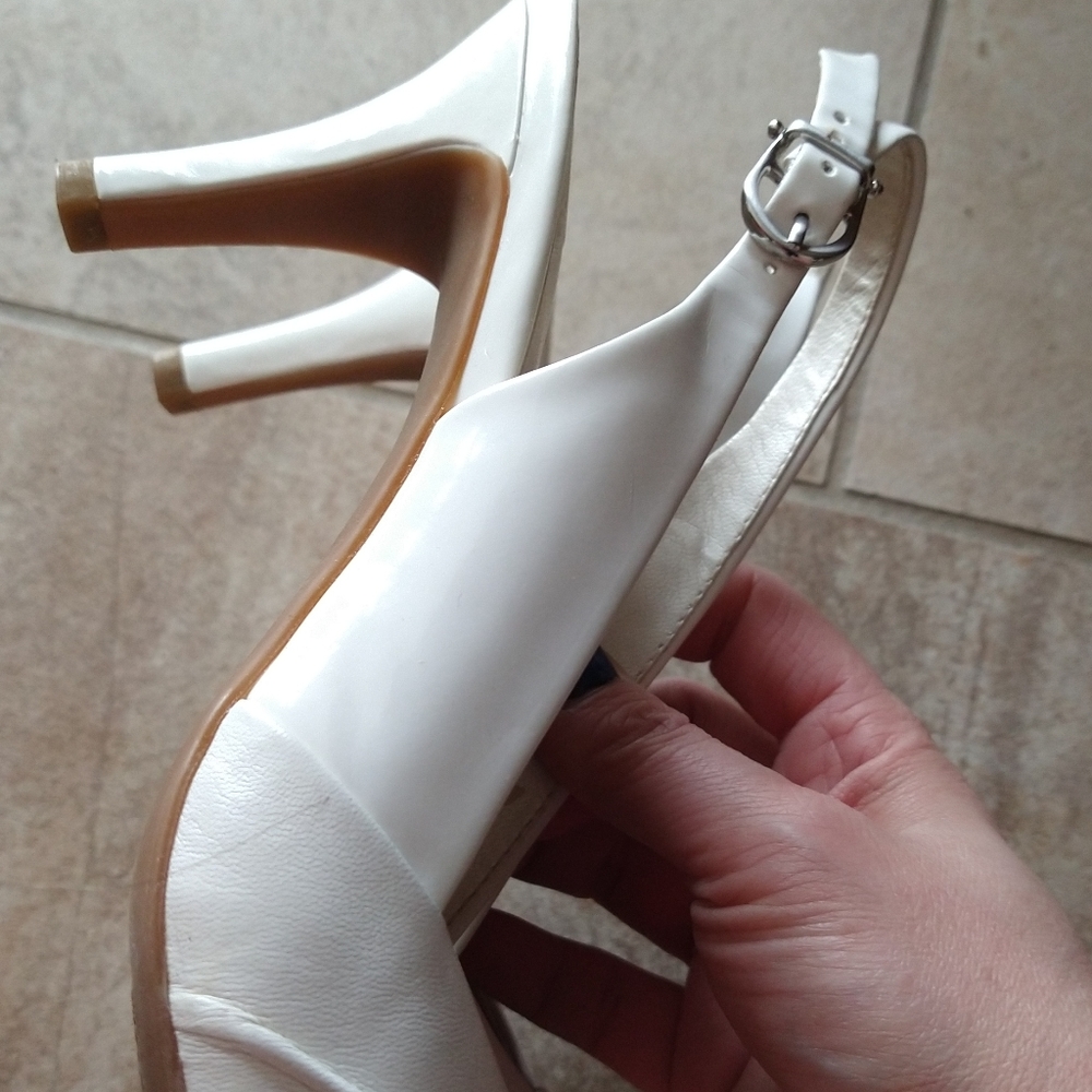 Etienne Aigner🤍 Classic Ivory Leather Shoes🤍 2.25" Heels NIB 7.5M. 🆕 - Picture 7 of 8